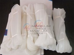 石嘴山市訂購的1200型硅膠密封圈已發(fā)貨，請岳經(jīng)理注意查收